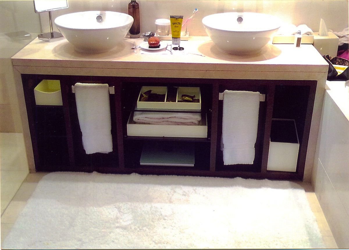 Extraordinary Bathrooms